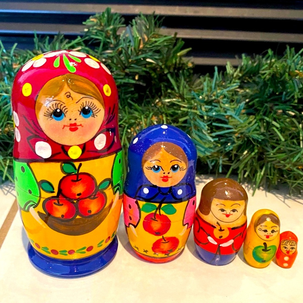 Russian Nesting Dolls Beautiful Girls with Fruits!! 5 pieces